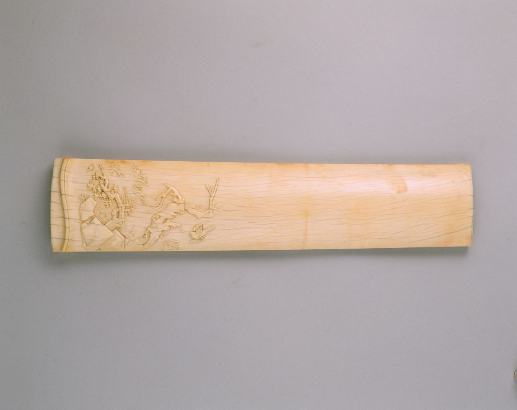 图片[2]-Ivory carved ancient wooden sparrow figure arm rest-China Archive